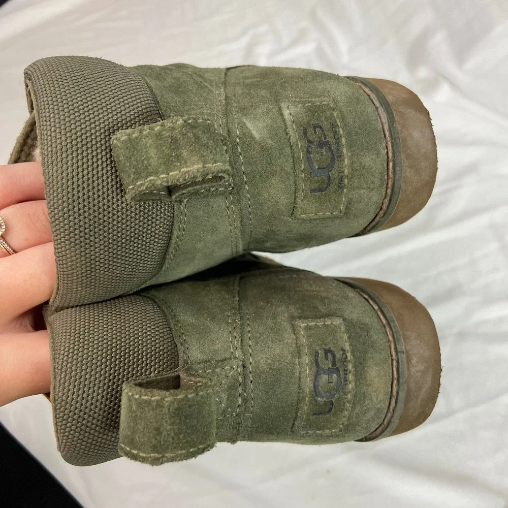 UGG youth girl's dark green insulated water resistant lace up‎ fur lined boots 2